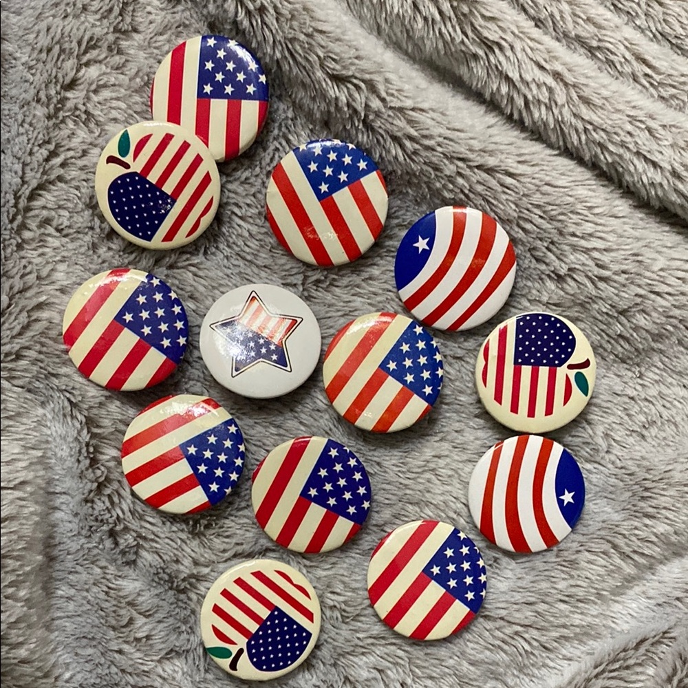 Patriotic American Flag Pins lot 13